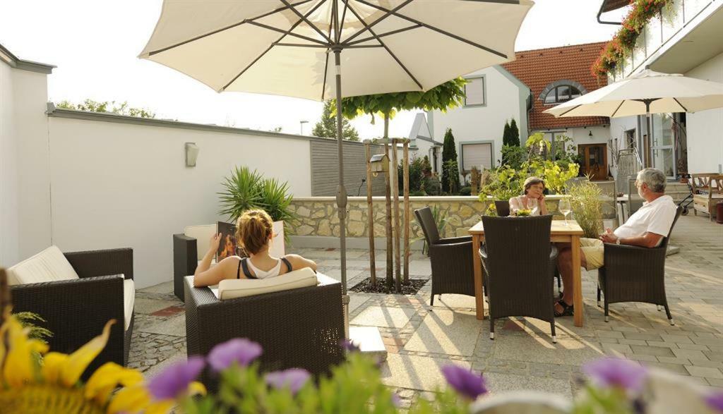 Hotel Haus Mariella Podersdorf am See Exterior foto